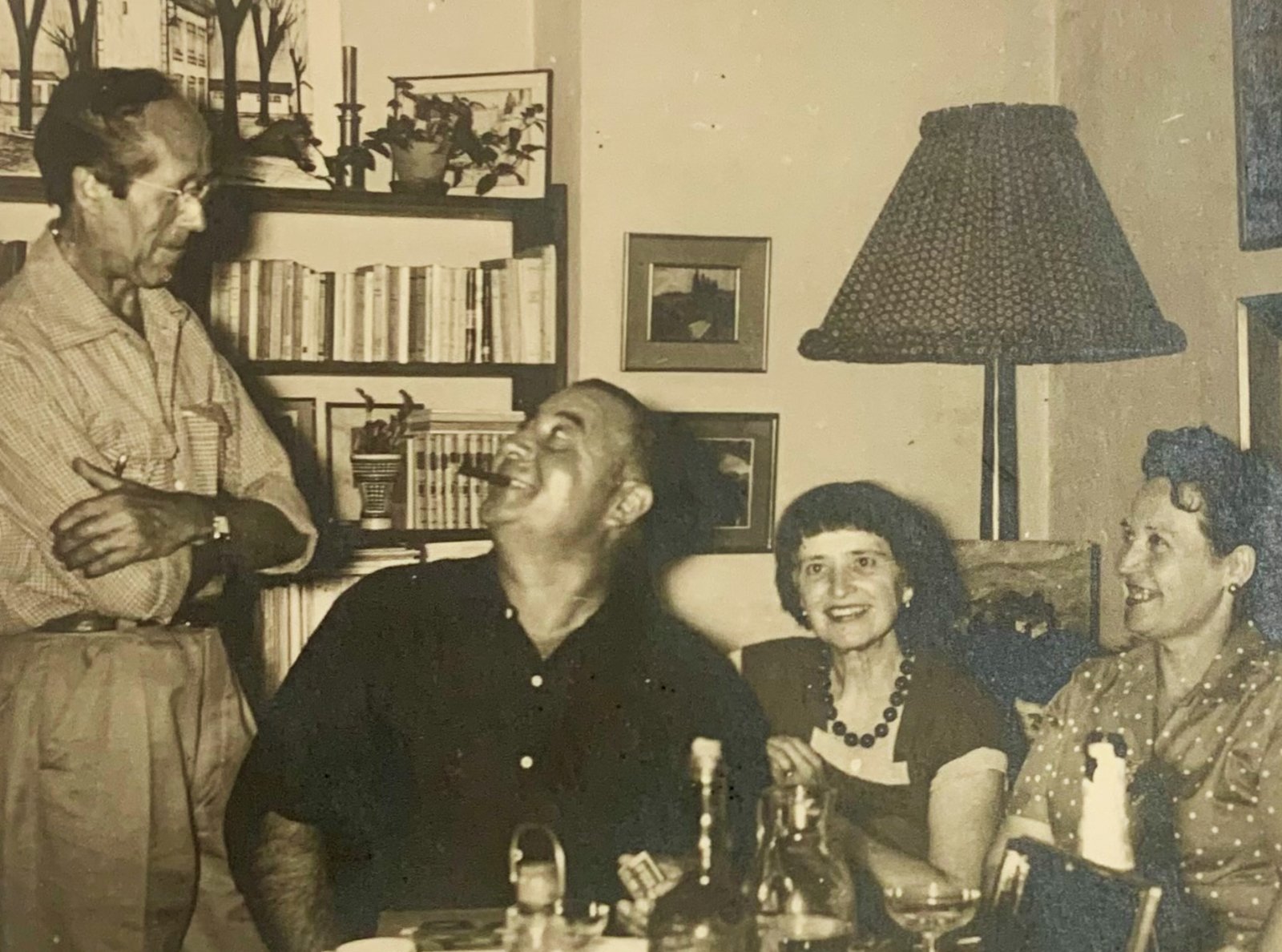 André Breuillaud avec son ami Maurice Royer et leurs épouses à Caromb